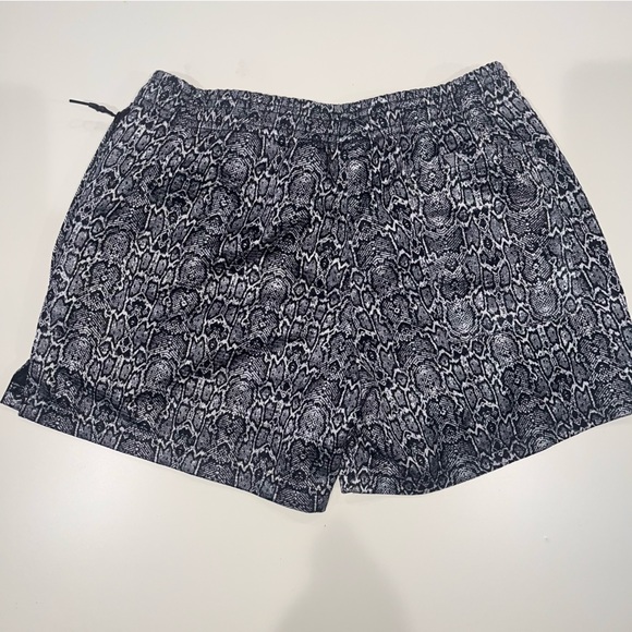 jj malibu Other - JJ Malibu Shorts - Black and White